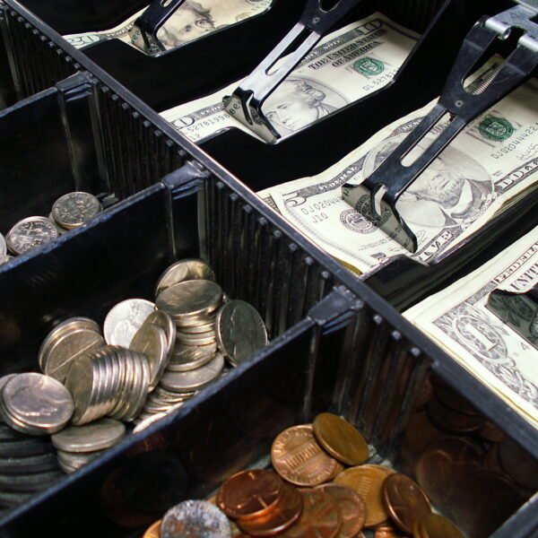 Optimal Cash Management for Veterinary Practices